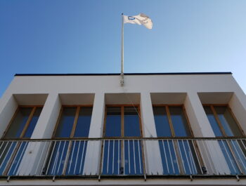 'Referat från kommunfullmäktige 25 april' bild
