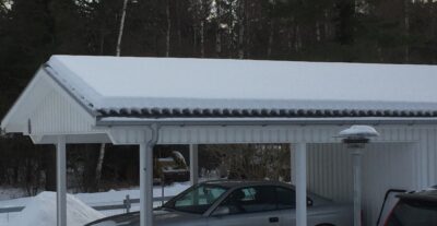 tak på carport med snö