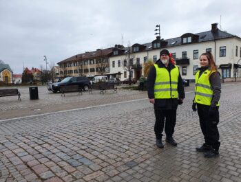 'Stadsvärdar på plats i Borgholm i påsk – ska påminna om vikten av att hålla avstånd' bild