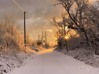 Landsväg med snö
